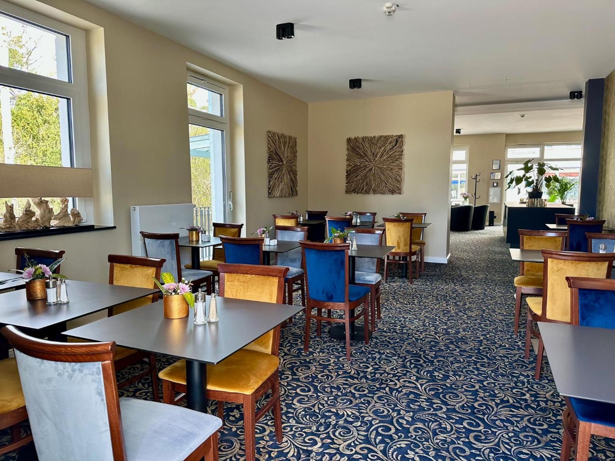Sandbank Hotel & Appartements Лубмин Экстерьер фото